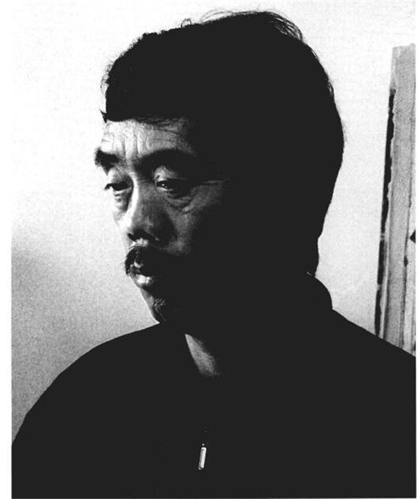 素描四分之三頂側(cè)光線男中年肖像