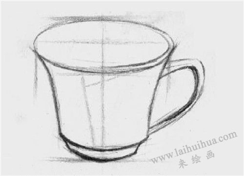白瓷帶花茶杯素描畫法步驟 二