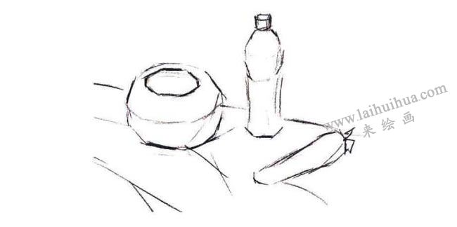 陶罐、飲料瓶和胡蘿卜組合水粉畫法步驟01