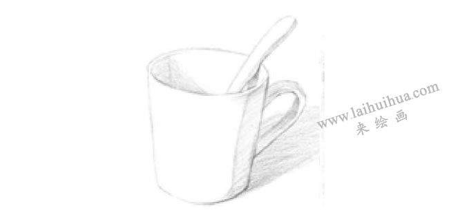 水杯素描畫法步驟02