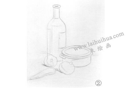 胡蘿卜、洋蔥和酒瓶組合素描畫法步驟02