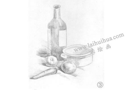 胡蘿卜、洋蔥和酒瓶組合素描畫法步驟03