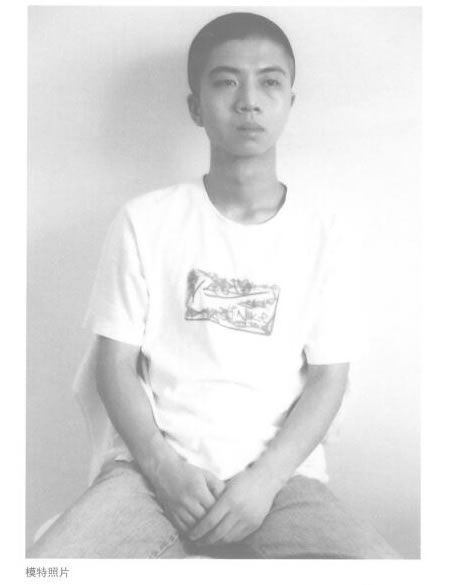 《男青年半身素描》寫生