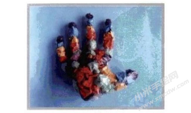 五彩的手套趣味創(chuàng)意創(chuàng)作步驟03.jpg