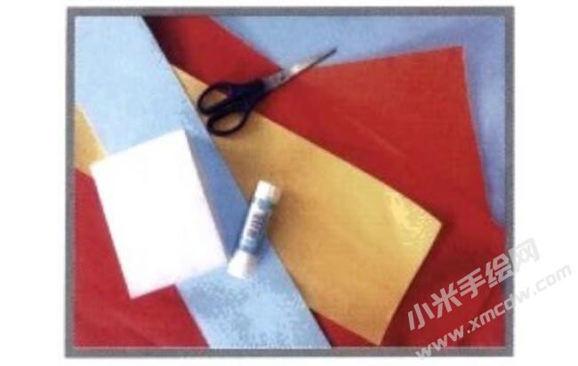 我的相冊(cè)少兒美術(shù)趣味創(chuàng)意步驟01.jpg